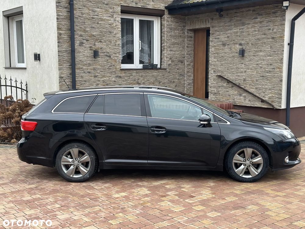Toyota Avensis 1.8 Premium EU5 - 6