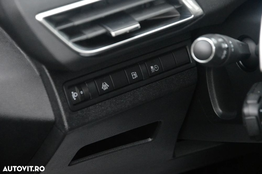 Peugeot 3008 Hybrid 225 e-EAT8 Allure - 32