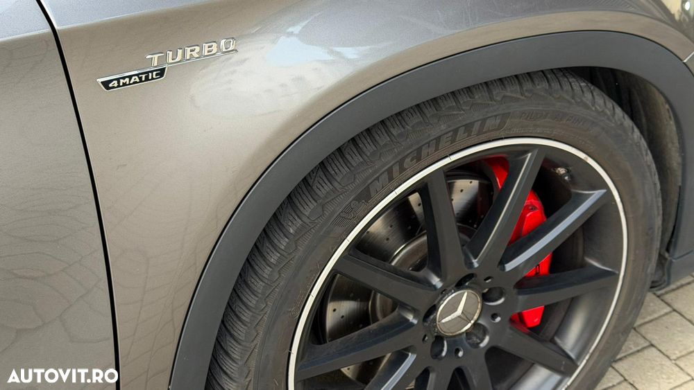 Mercedes-Benz GLA - 24