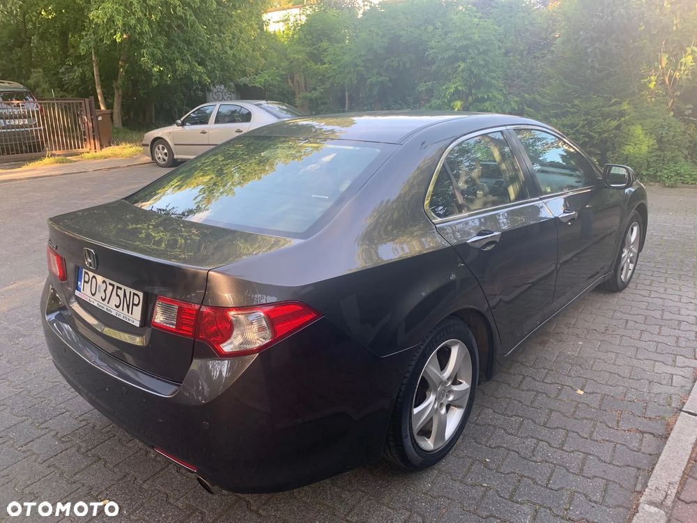 Honda Accord 2.0 Executive - 11