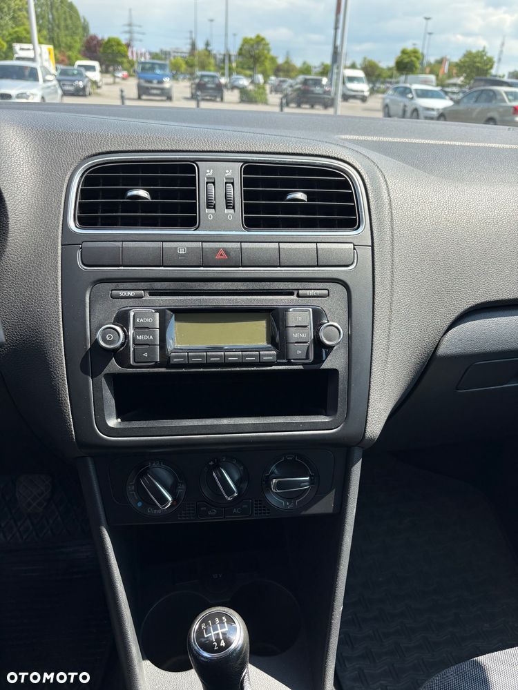 Volkswagen Polo 1.4 16V Comfortline - 18
