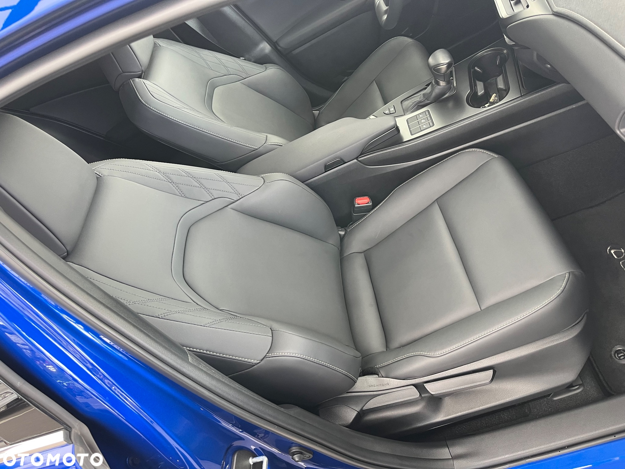 Lexus UX 250h (E-FOUR) F SPORT - 36