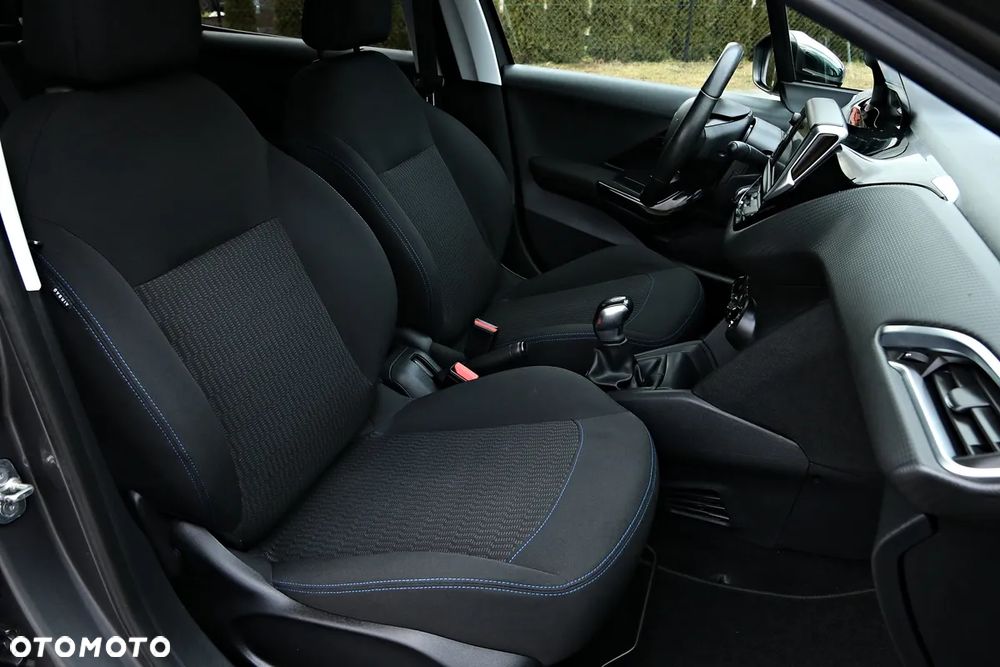 Peugeot 208 1.2 PureTech Style - 20