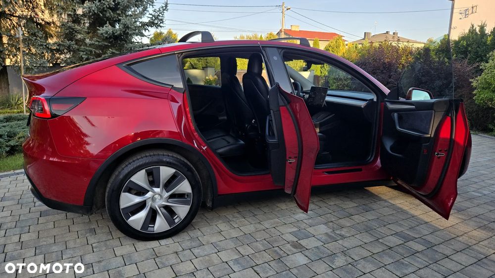 Tesla Model Y Long Range Dual Motor AWD - 11