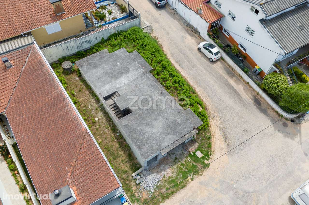 Terreno para moradia T4, perto da praia, projeto aprovado - Grande imagem: 2/18