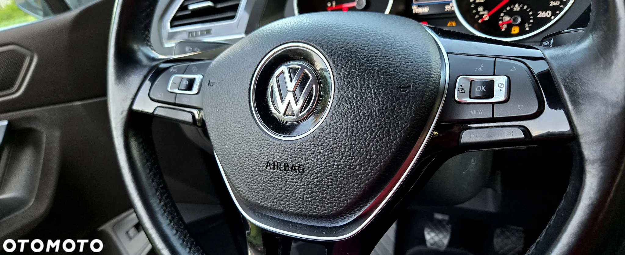 Volkswagen Tiguan Allspace 2.0 TDI SCR Comfortline - 24