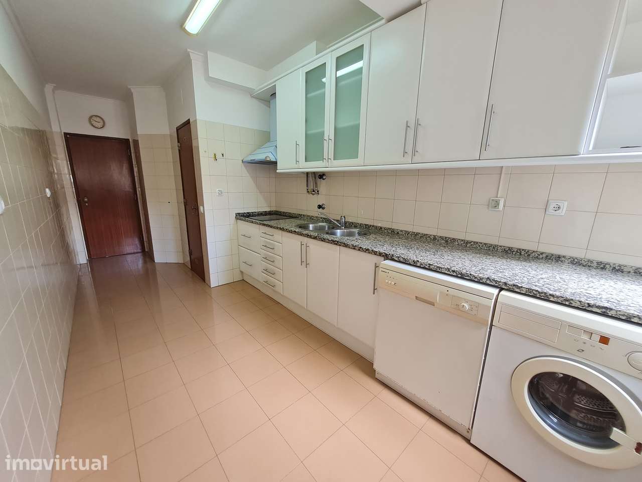 T2 Completamente remodelado à porta de Algés - Grande imagem: 5/15