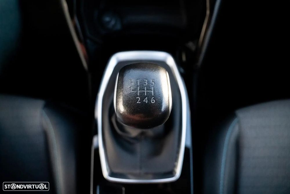 Peugeot 2008 1.2 PureTech Allure - 24