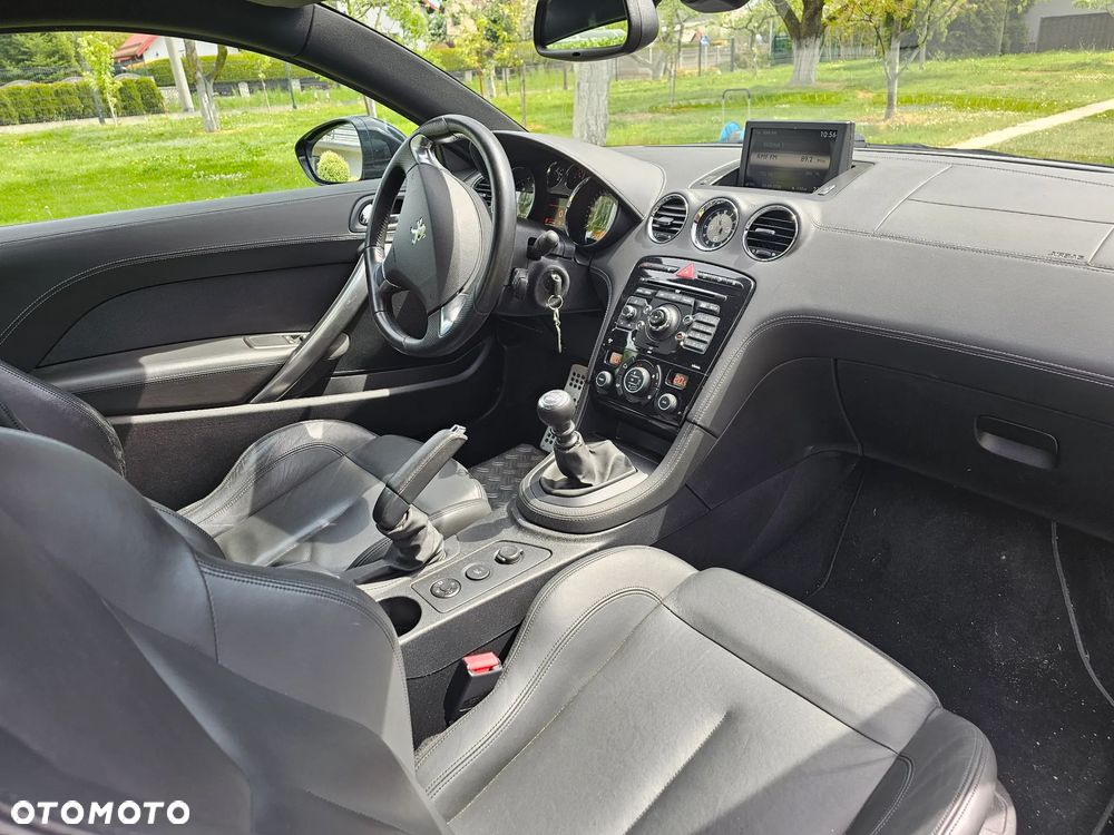 Peugeot RCZ - 8
