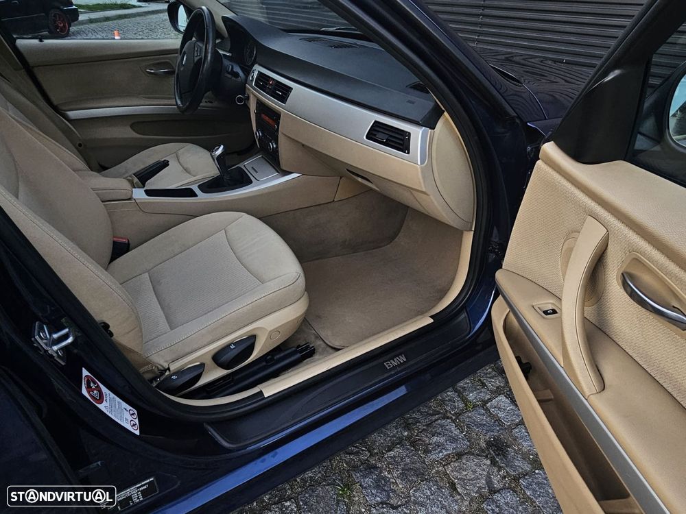 BMW 318 d Touring Sport - 29