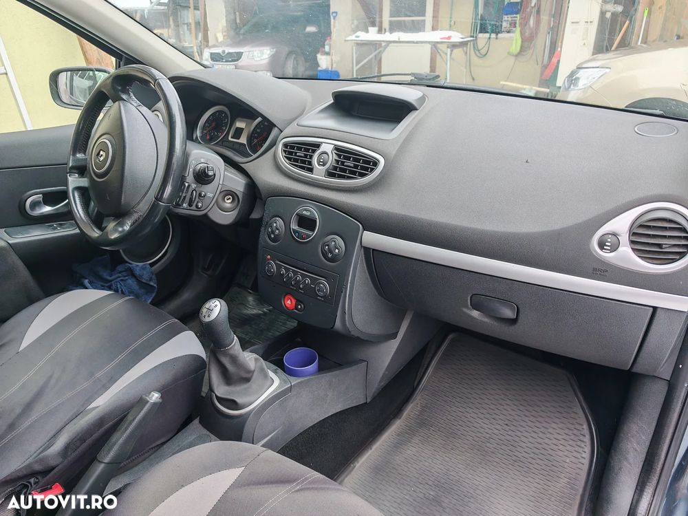 Renault Clio 1.4 16V Dynamique - 13
