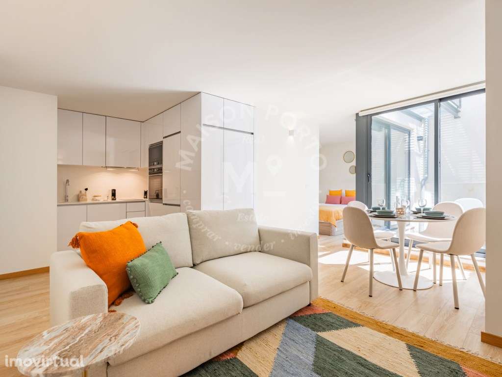 Apartamento T1 com Pátio Totalmente Equipado e Mobilado no Bonfim, ... - Grande imagem: 2/28