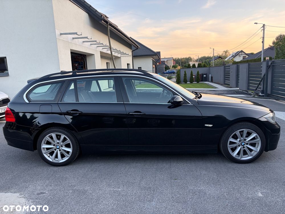 BMW Seria 3 325i - 3