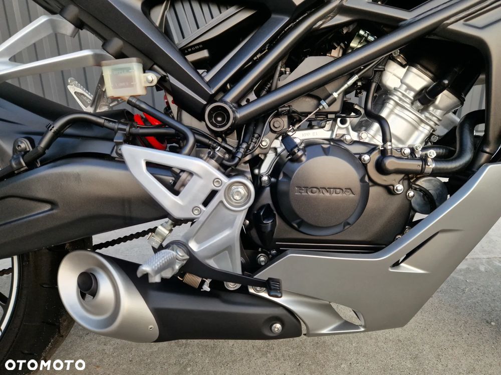 Honda CB - 4
