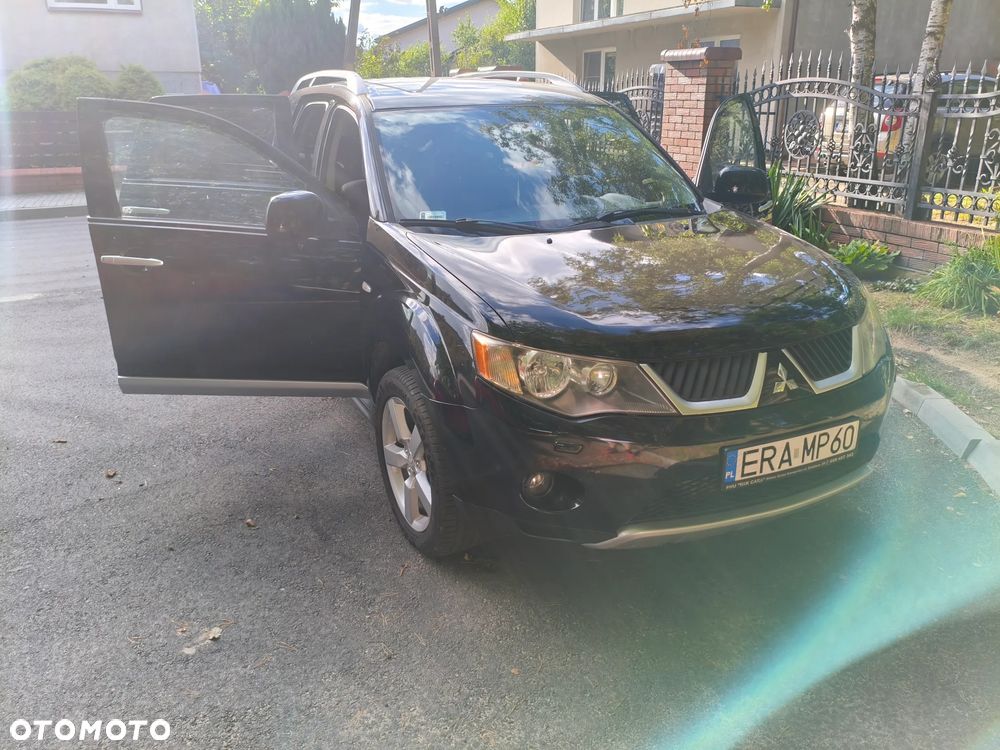 Mitsubishi Outlander 2.0 DID Instyle - 1