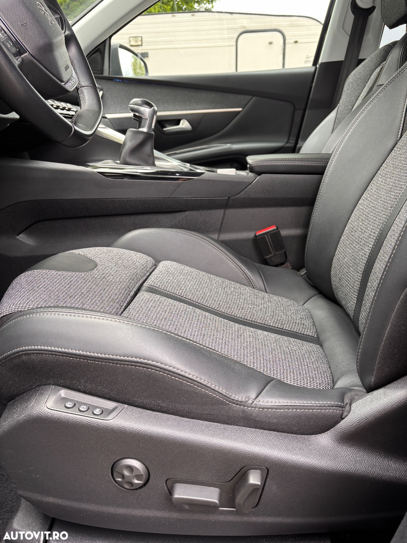 Peugeot 3008 PureTech 130 Stop & Start GPF Allure Pack - 10