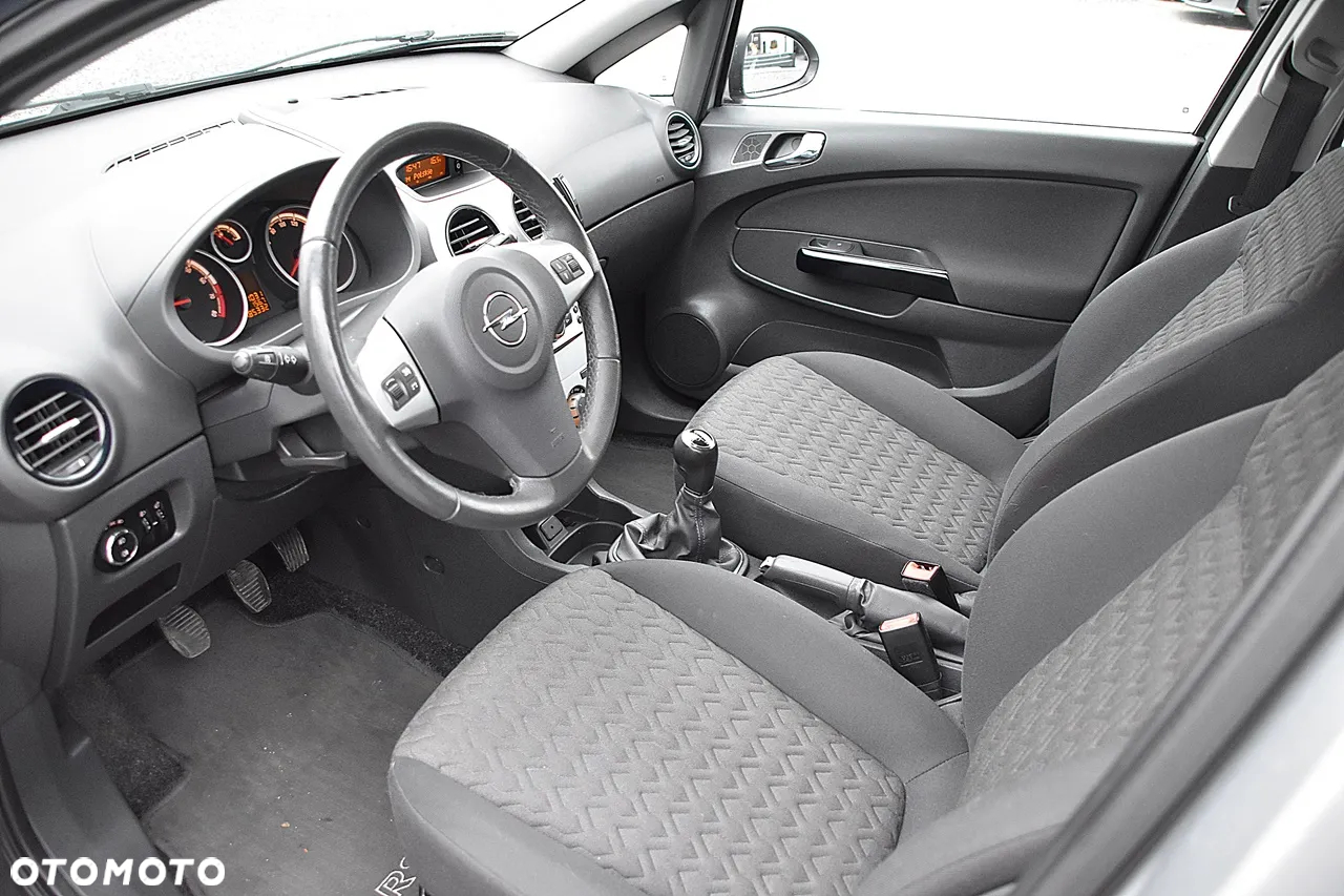 Opel Corsa 1.2 16V Cosmo - 6