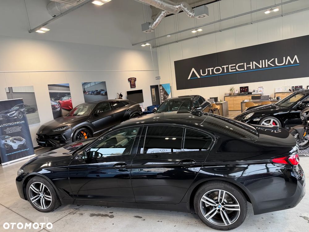BMW Seria 5 520d xDrive Business Edition - 9