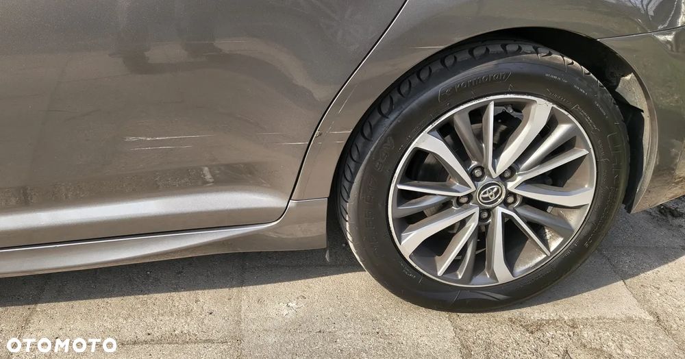 Toyota Avensis 1.8 Active MS - 5