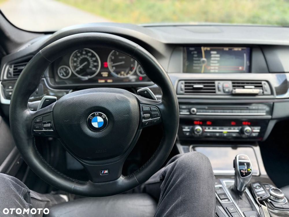 BMW Seria 5 550i - 9