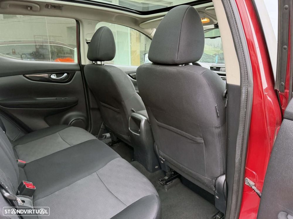 Nissan Qashqai 1.5 dCi N-Connecta 18 - 20