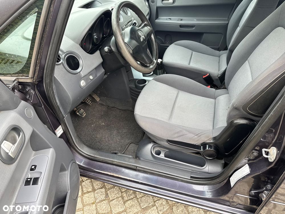 Mitsubishi Colt - 28