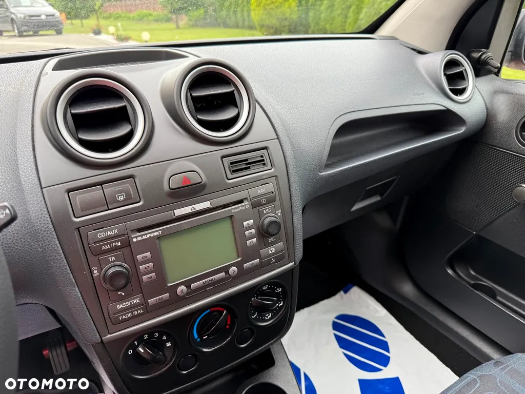 Ford Fiesta 1.3 Ambiente - 31
