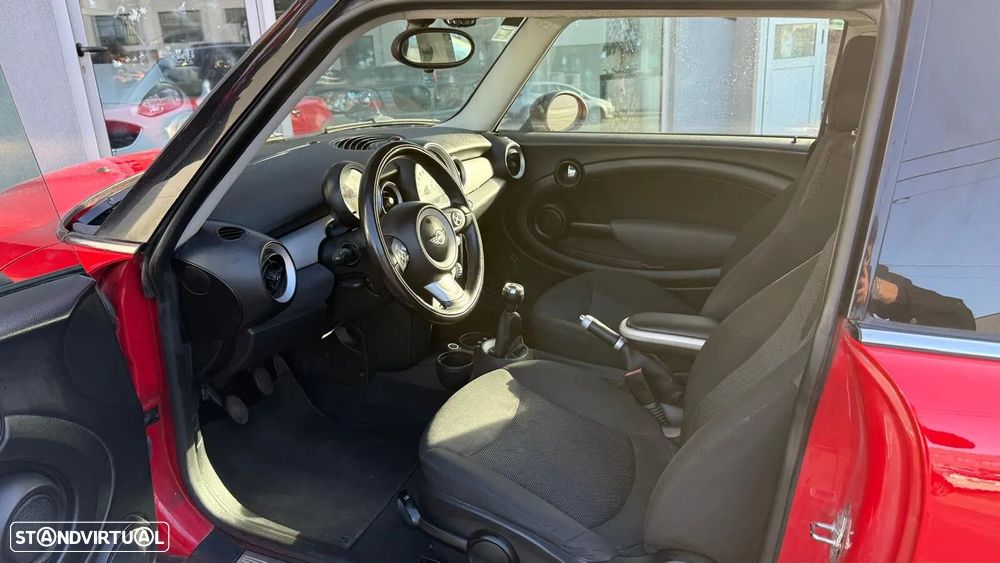 MINI 3 Portas Cooper D - 17