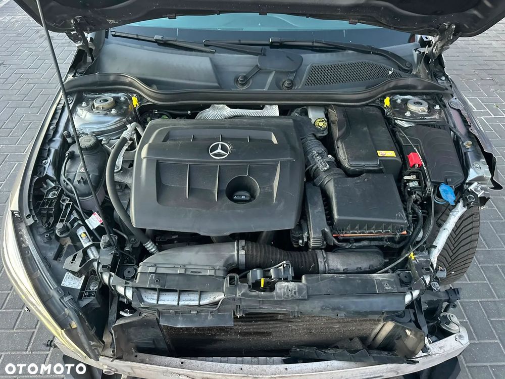 Mercedes-Benz CLA 180 d - 24