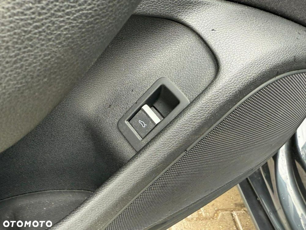 Audi A4 Limousine - 12