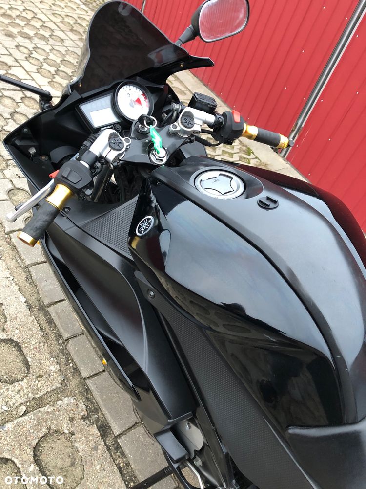 Yamaha YZF - 18