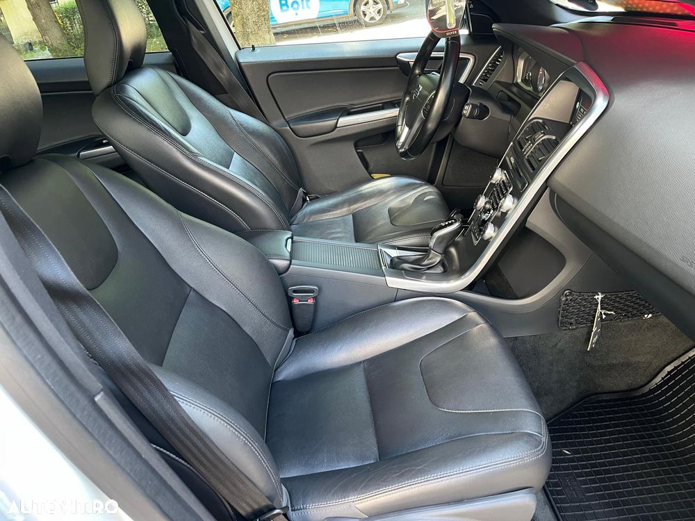Volvo XC 60 D4 Geartronic Summum - 13