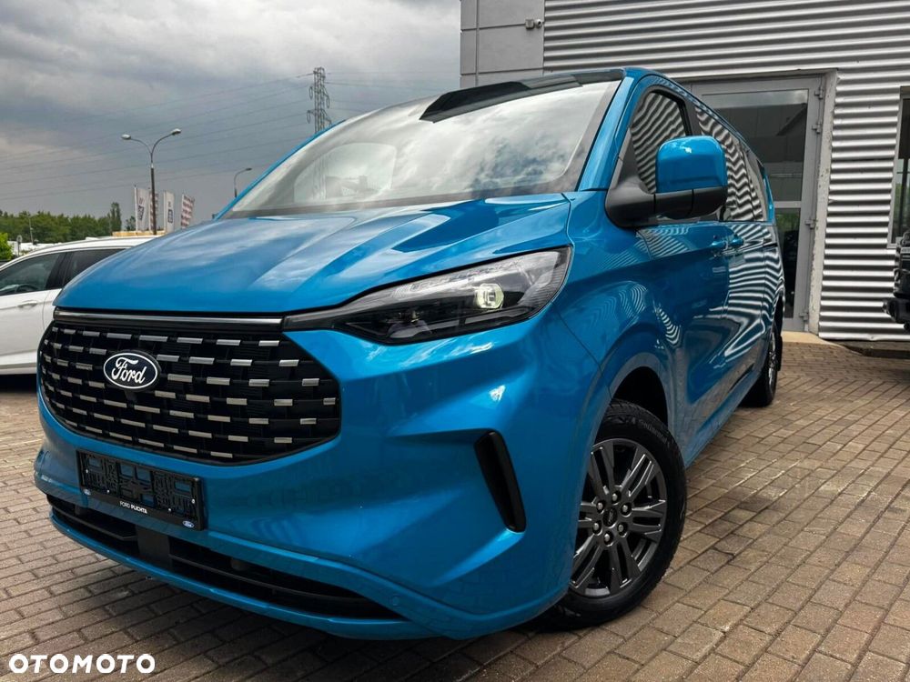 Ford Tourneo TITANIUM FWD - 2