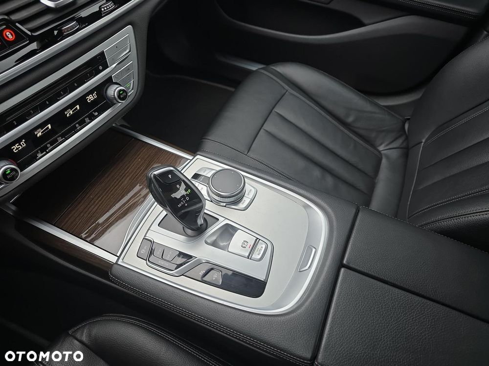 BMW Seria 7 730d - 16