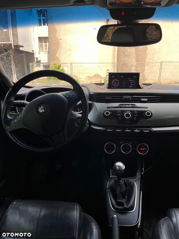 Alfa Romeo Giulietta 1.6 JTDM Distinctive - 11