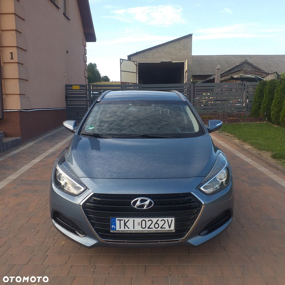 Hyundai i40 Kombi blue 1.6 Trend - 3