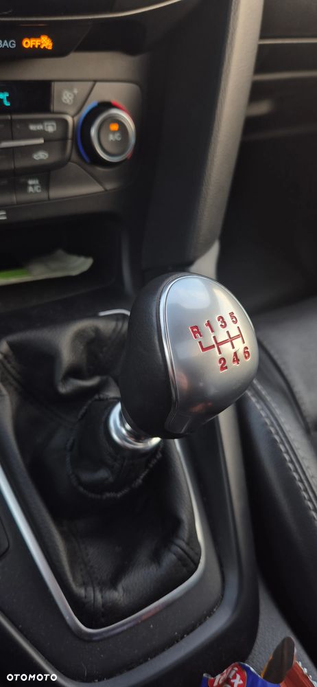 Ford Focus 2.0 EcoBoost ST mit Leder-Sport-Paket - 5