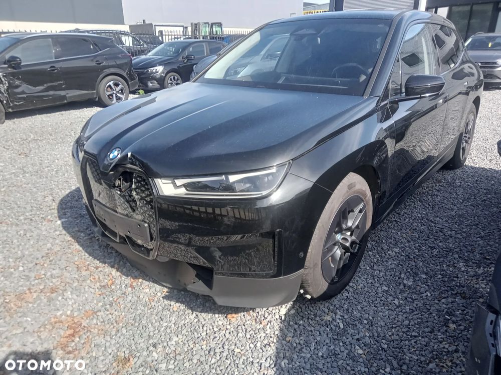 BMW iX - 2