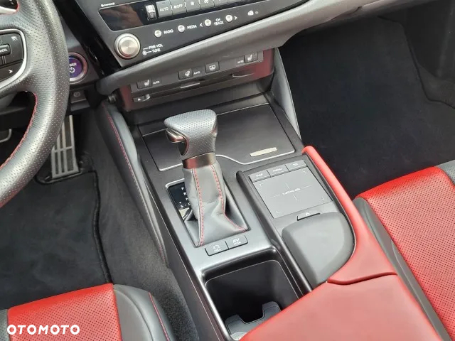 Lexus ES 300h F Sport Edition - 17