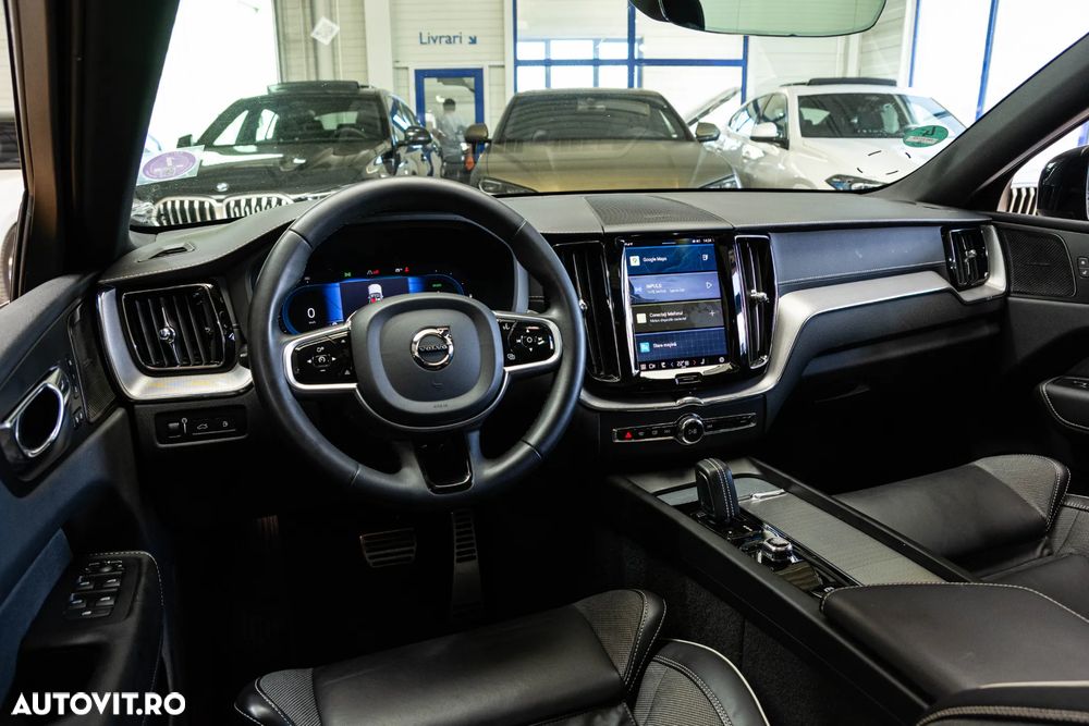 Volvo XC 60 T6 AWD AT PHEV Plus Dark - 31
