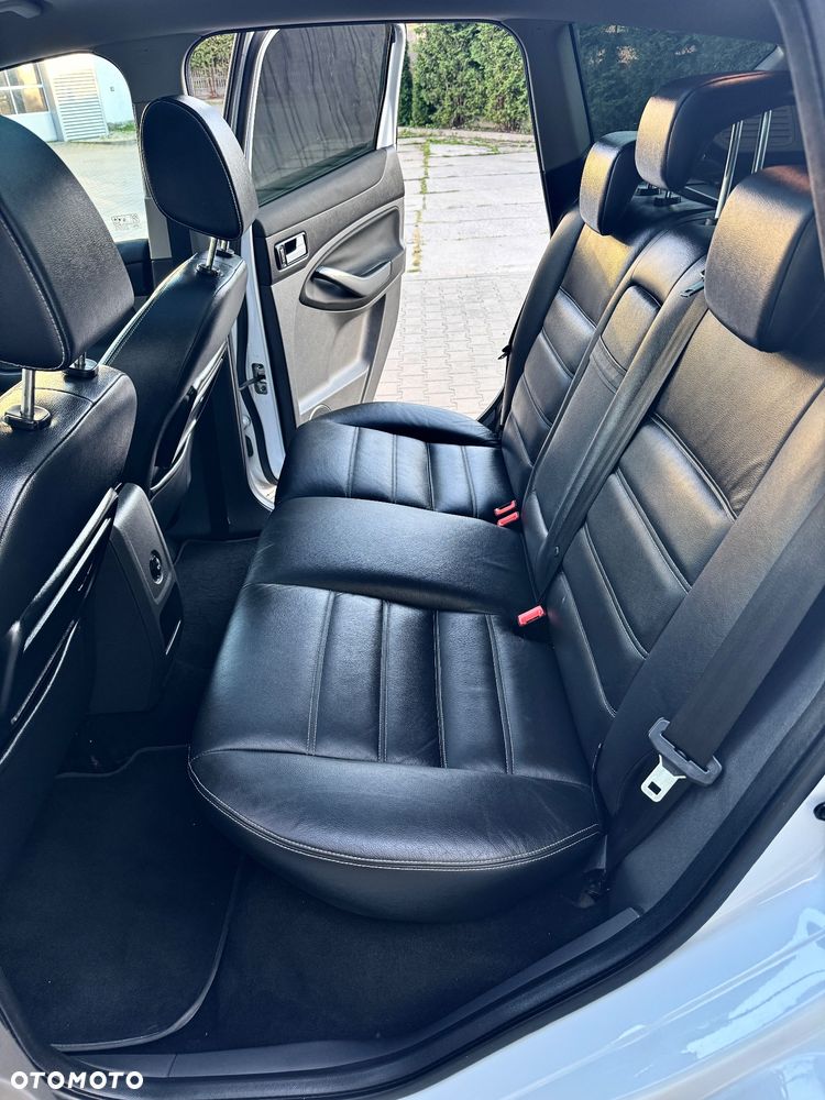 Ford Kuga 2.0 TDCi 4x4 Titanium - 22