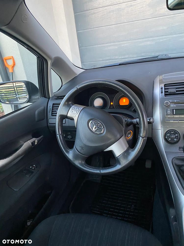 Toyota Auris 1.4 VVT-i - 13