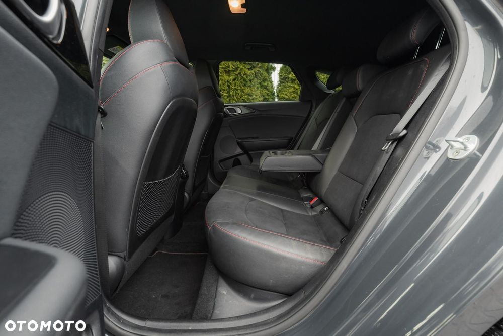 Kia ProCeed 1.6 T-GDI GT DCT - 15