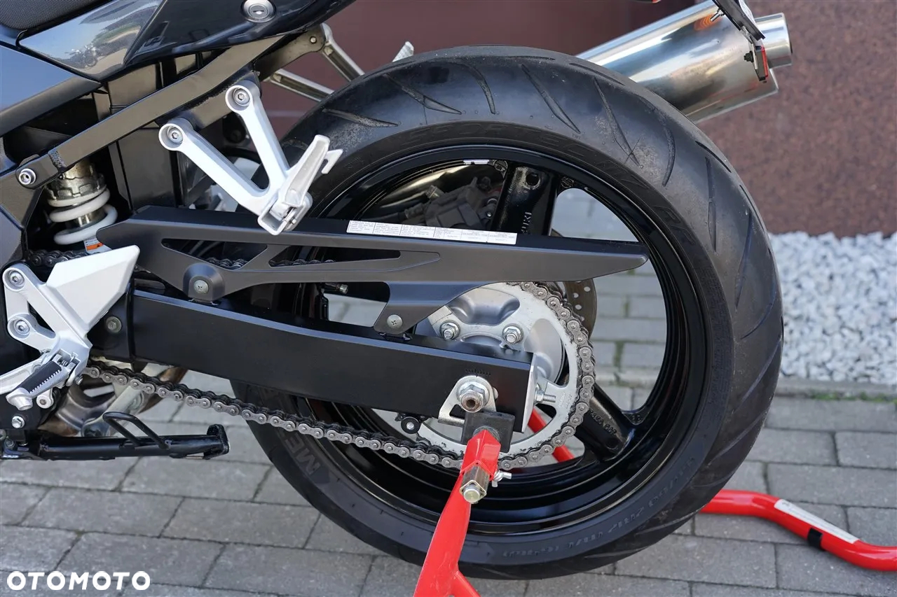 Suzuki SV - 25