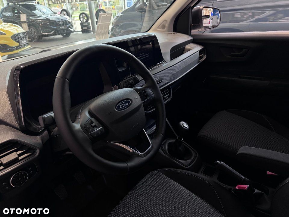 Ford Transit Courier - 11