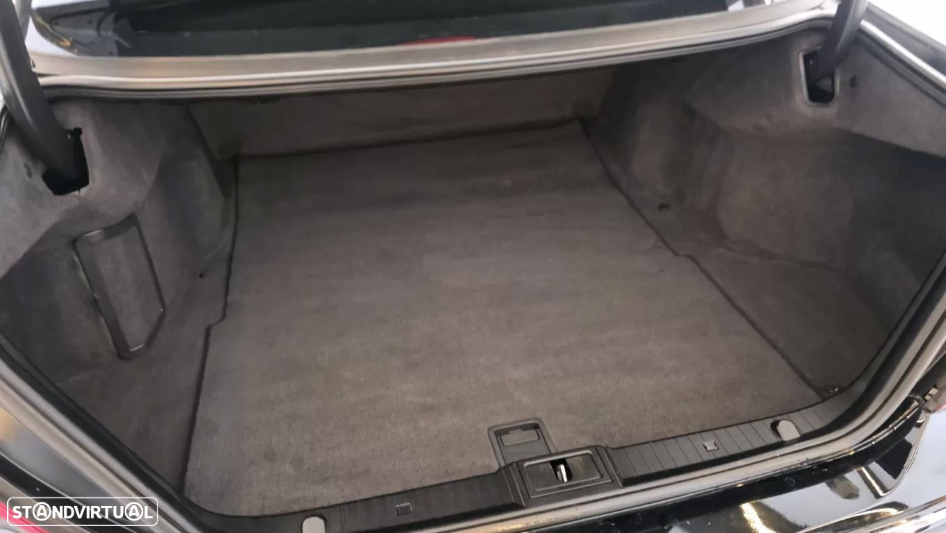 Mercedes-Benz E 220 CDi Avantgarde - 22