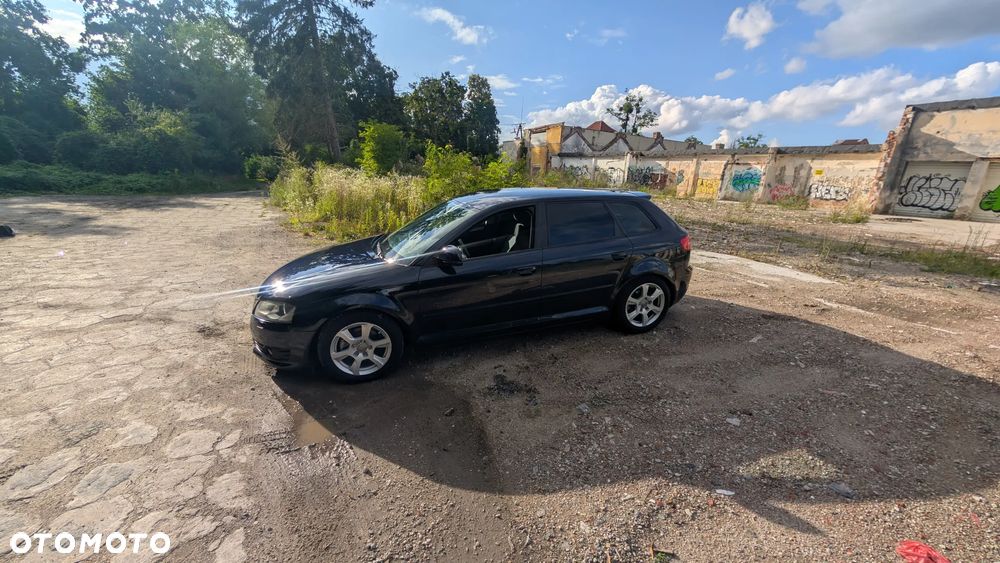 Audi A3 Sportback 1.8 TFSI Ambiente - 10