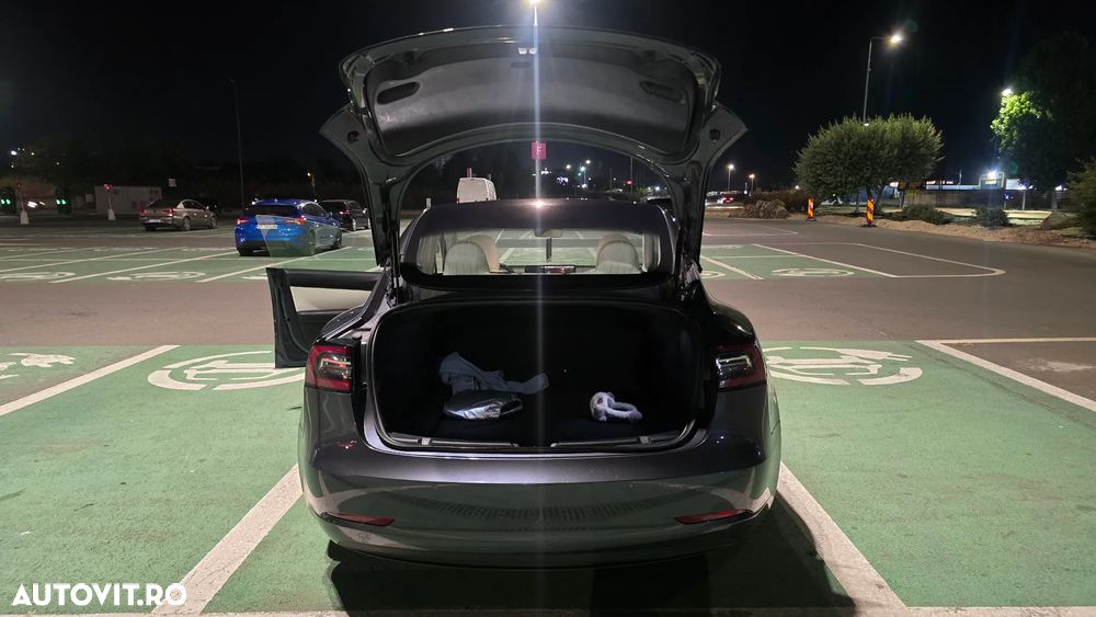 Tesla Model 3 Langstreckenbatterie Allradantrieb Dual Motor Performance - 7