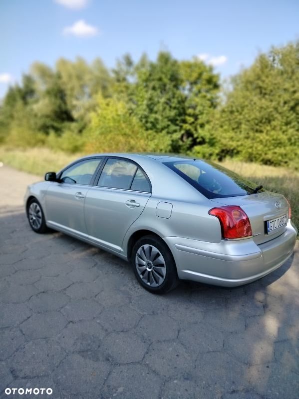 Toyota Avensis 1.8 VVT-i - 4