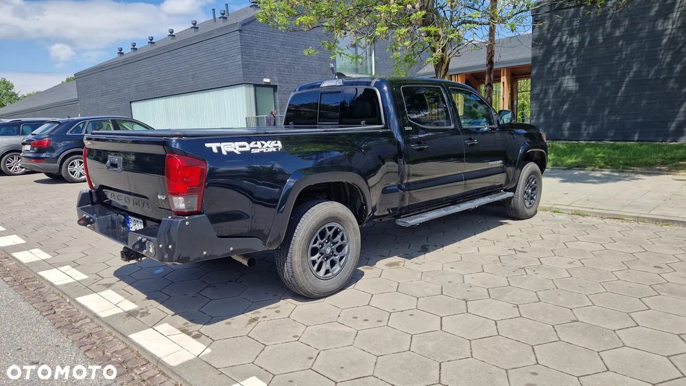 Toyota Tacoma - 12